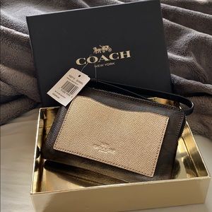 NWT Coach Signature Wristlet Clutch
